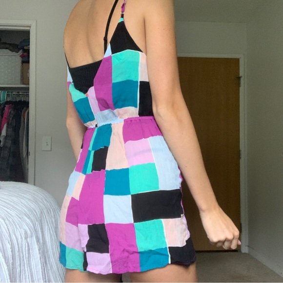 Colorblock Romper - Picture 2 of 4